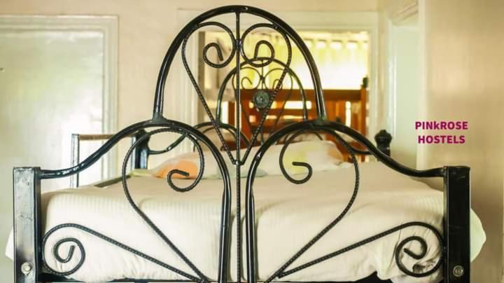 Pinkroses Gardens Hostel Найроби Экстерьер фото