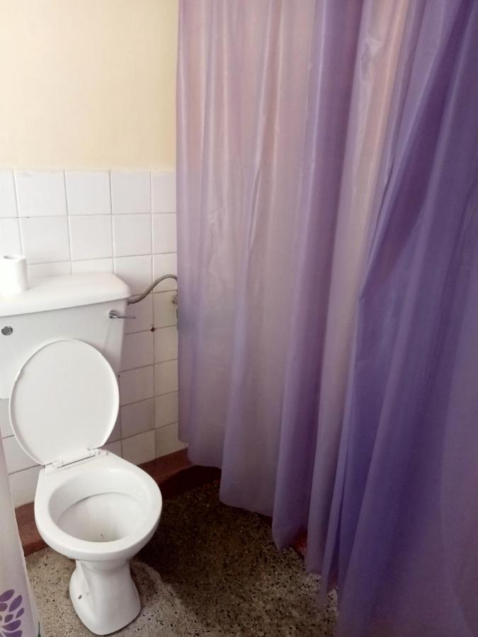 Pinkroses Gardens Hostel Найроби Экстерьер фото