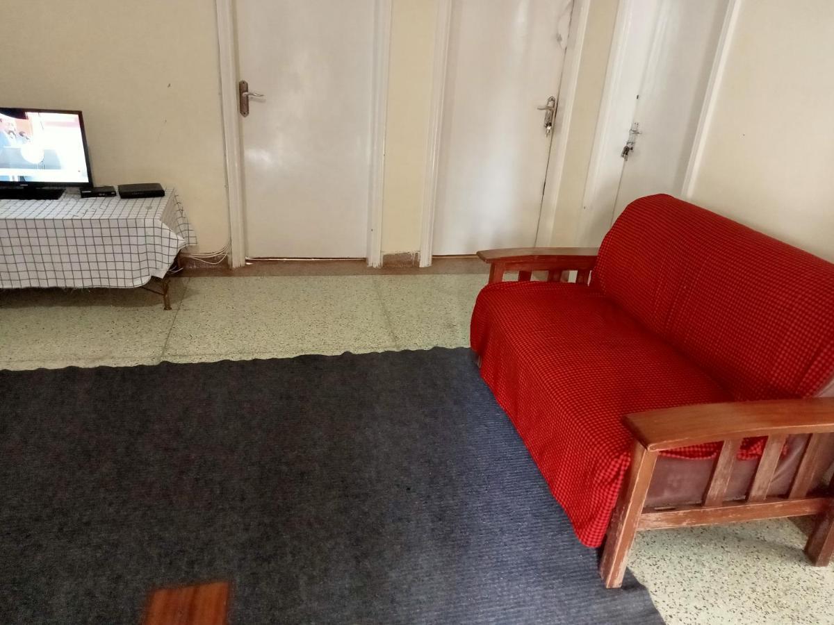 Pinkroses Gardens Hostel Найроби Экстерьер фото