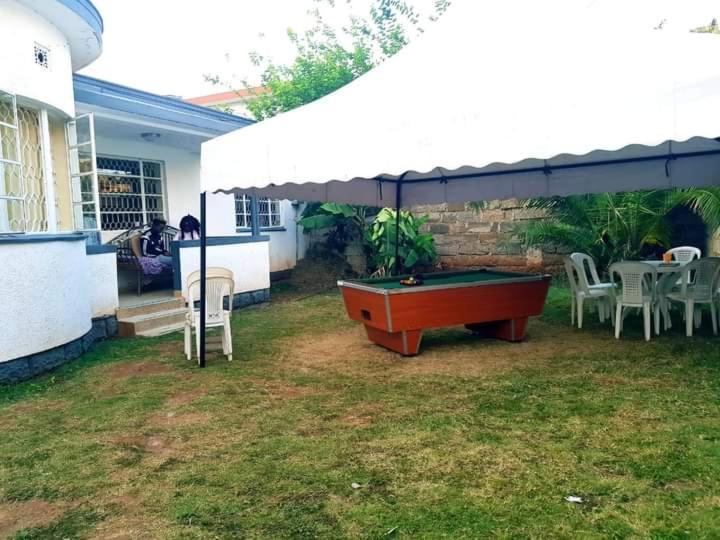 Pinkroses Gardens Hostel Найроби Экстерьер фото