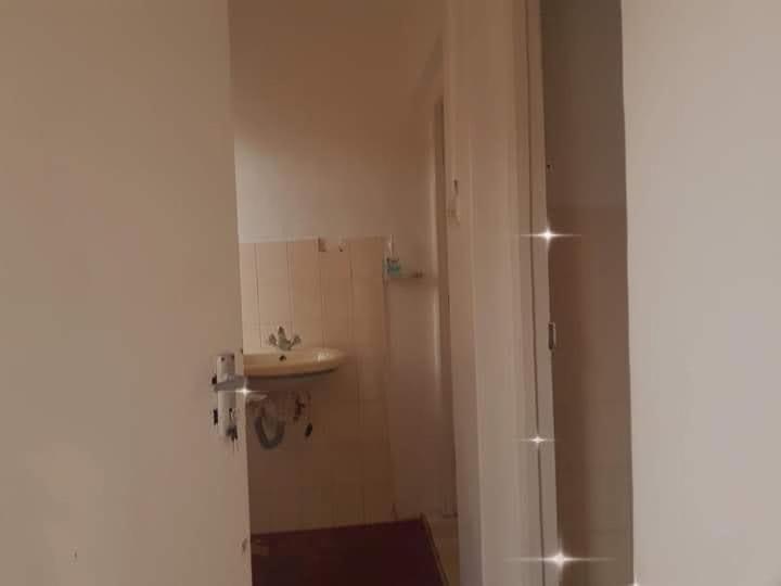 Pinkroses Gardens Hostel Найроби Экстерьер фото